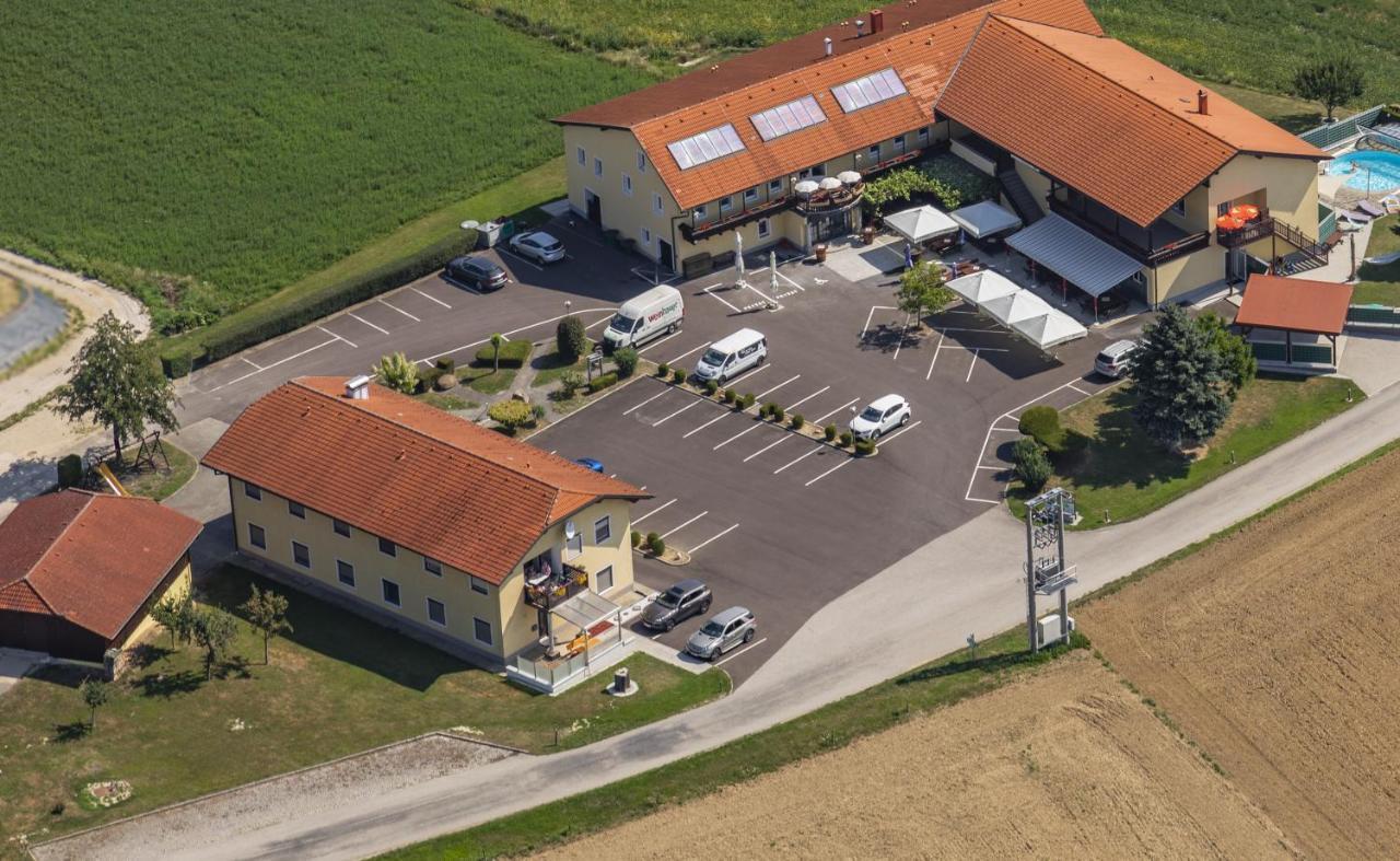 Pension Weinbauer Hofkirchen im Traunkreis Esterno foto